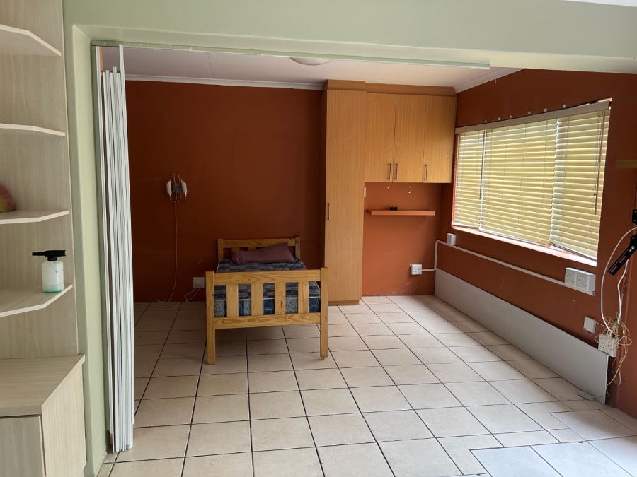 To Let 4 Bedroom Property for Rent in Mill Park Eastern Cape